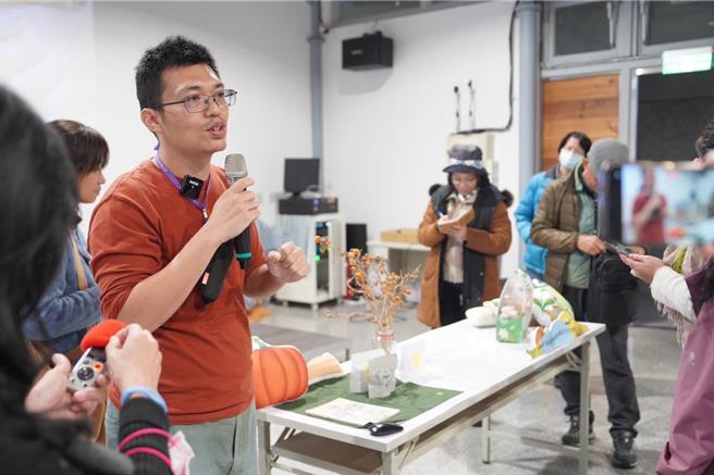 新北市农业局与原民局今（14）日在三峡Lipahak野菜园区办理「原民野趣－野草风味体验课程」。（陈慰慈摄）