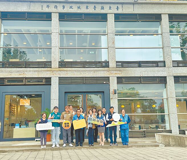 台東故事館13日重新開幕揭牌。（蔡旻妤攝）