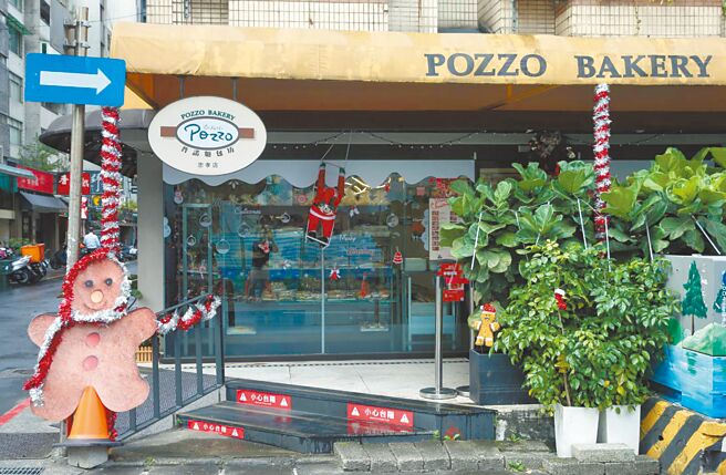 搶攻節慶商機，神旺普諾麵包坊變身薑餅屋烘焙坊。（王英豪攝）