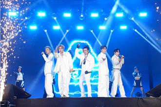 新北耶誕城巨星雲集！演唱會神曲連發 閃耀魔幻夜晚