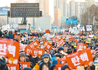 親尹反尹內鬥 恐重蹈閨蜜門覆轍