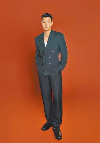 周興哲新歌藏金喜 陳意涵、傅孟柏助陣