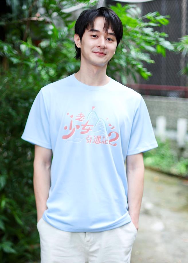 张轩睿有惧高症，挑战高空滑索时超惊恐。（陈俊吉摄）