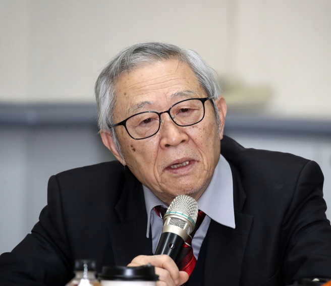 陆委会2日否决双城论坛上海方名单中的上海市台办新任主任金梅，及9位随团的大陆媒体记者。专精两岸关系、淡江大学中国大陆研究所荣誉教授赵春山15日表示，「主其事者最重要还是陆委会，他们是有苦衷的，因为后面有很多藏镜人在那边，有很多民进党内部的压力在」。（中时资料照）