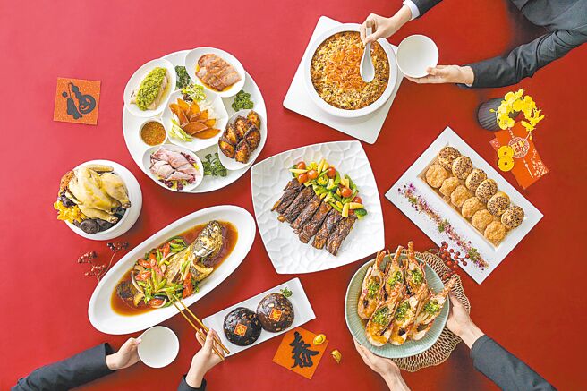 汉来美食旗下3间宴会厅推出除夕外带团圆餐，预估销售目标上看1200组，图为高雄巨蛋宴会厅外带年菜。（汉来美食提供）