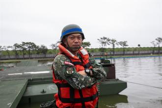 53群浮橋架設團隊合作 目標一致高效完成任務