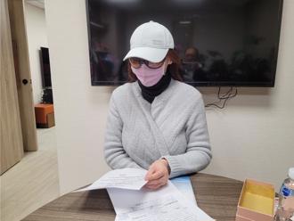 女花50萬拍彩鑽控不值錢 拍賣業者：「求償千萬」且登報道歉