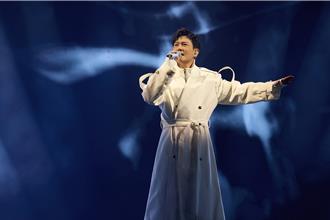 張信哲巡演6年百場收官！不捨落淚與5萬人立下1約定