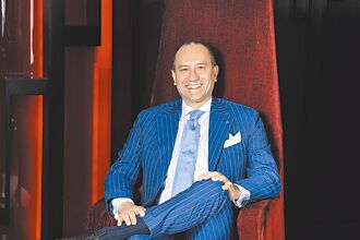 万佐东 香格里拉体验推手