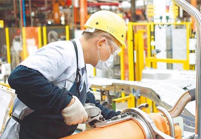 劳动部今日发布最新的「无薪假」的实施情况，本次数据减少41家业者，人数也减少822人，目前仍有257家业者、4474人实施无薪。(本报资料照片)