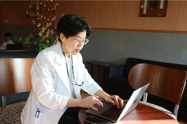「护理秘书」大幅提升医护人员工作效率。（台中慈济医院提供／李京升台中传真）