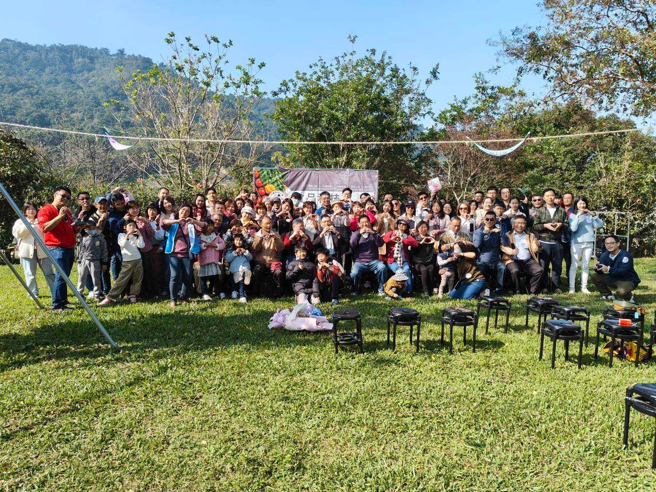 中臺科大食科系系友於活動農場大合影。(照片/中臺科大提供)