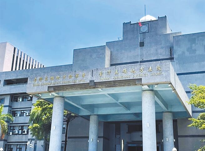 刘姓男子持麦克笔在社区大厅大理石柜台涂鸦，还在社区公共区域任意张贴私人传单多达1682张，管委会提告求偿修理费等费用，高雄地方法院简易庭审理判刘得赔91万余元。（本报资料照片）