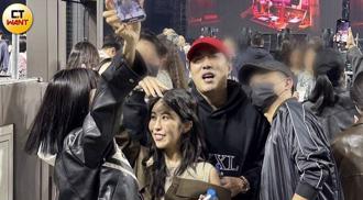 爆料》周杰倫演唱會女觀眾偷渡琴酒進大巨蛋 余祥銓疑陪喝臉紅紅