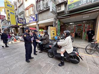 金門警加強微型電動二輪車新制宣導 遏止陸客騎車亂象
