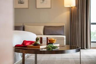 新春入住抽好禮 和逸飯店推「新春財蛇好預皂」專案