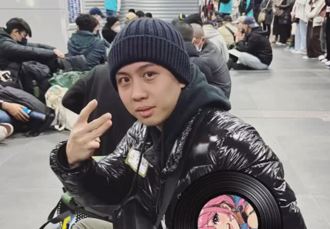 孫安佐搭入伍專車狄鶯親送行 嘉義中坑營區新訓喊話「4個月後見」