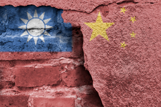 黑熊空拍機翻版？網紅八炯遭抓包：疑用陸製收音麥克風