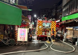 新莊4樓公寓竄火煙 廚房起火！女屋主驚險救出