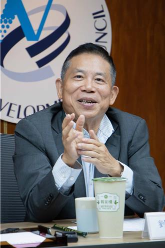 刘镜清：大投资台湾与均衡台湾 相辅相成、增加投资机会