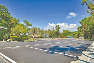 台南 嶺頂公園停車場改收費、增車格