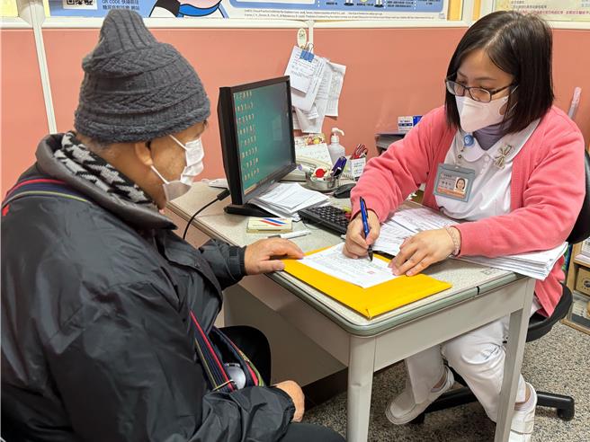 刘姓男子严格控制饮食，经常参加卫教课程。（院方提供／李京升台中传真）
