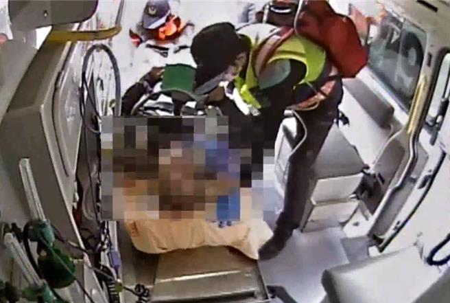 天气冷飕飕，彰化县16日上午8时到17日上午8时，有4人OHCA送医，医师提醒民眾注意保暖。（消防局提供／叶静美彰化传真）