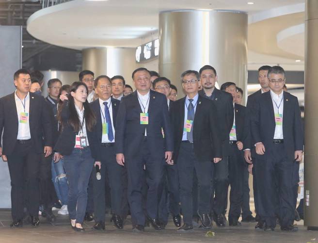 2024台北上海双城论坛17日顺利结束后，上海市副市长华源率团参访台北大巨蛋。（赵双杰摄）