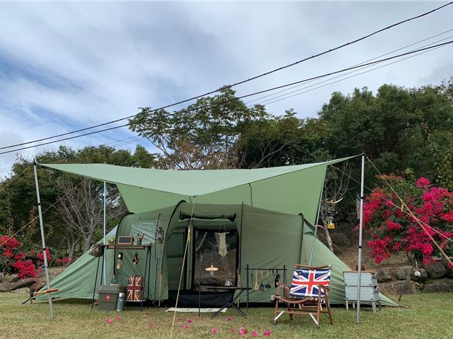 「NORDISK绿王虫」隧道帐抗风能力好，好搭好布置。（张一姐提供／吴娮翎台北传真）