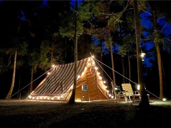 PEPO  A 型帐最经典的帐篷款式，简易好搭。（张一姐提供／吴娮翎台北传真）