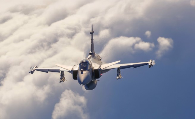 2024年11月5日，獅鷲戰機（JAS-39E）在CRUZEX 2024多國軍事演習中飛行。(SAAB)