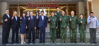 軍友保險慰訪中部駐軍 提前賀節