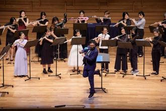 吹笛手音乐游行吹响埔里 与斯洛维尼亚跨国合作庆圣诞