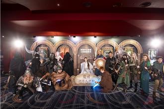 《魔戒》正宗前传电影耶诞上映！奥运金牌站台力挺