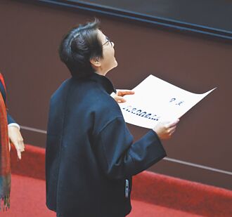 黃珊珊挨酸 議員21年未投錯票