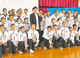 羽球》李洋勉小選手 堅持就會有希望