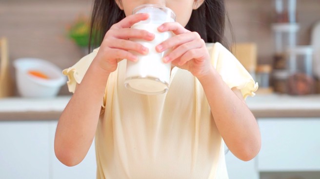 「班班有鮮奶」政策下學期改為每周1次。（圖：shutterstock／達志）