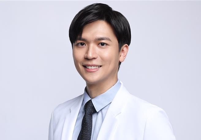 亞東醫院耳鼻喉部醫師洪偉誠提醒，過敏性鼻炎「預防勝於治療」。（亞東醫院提供）