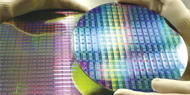 在中美贸易摩擦加剧的情况下，半导体商社纷纷磨练自己承担复杂交易的本职能力，力求在合纵连横不断的行业中生存下去。（本报系资料照）