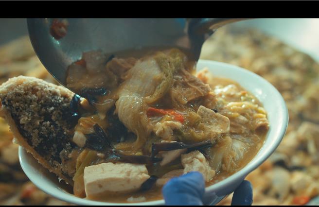 林聪明沙锅鱼头有着家族传承的美味。（世界柔软提供）