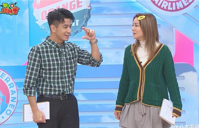 郭彦均、莎莎一起主持《WTO姐妹会》。（八大提供）