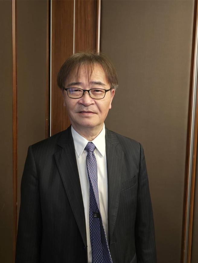 万海航运总经理谢福隆预估，农历年前还有机会涨一波。图／邱莉玲