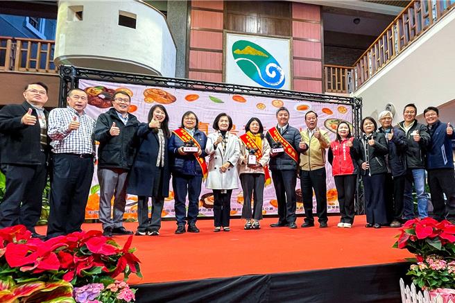 宜兰县农会主办「兰阳黄金柑品质评鑑竞赛」今天（18日）公布竞赛结果。（李忠一摄）