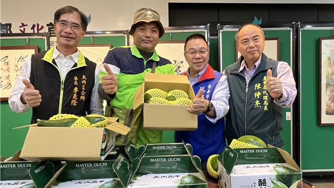 台南市政府4年前推出「南得极品」标章，至今已有112家业者、299项产品通过评鑑。（张毓翎摄）