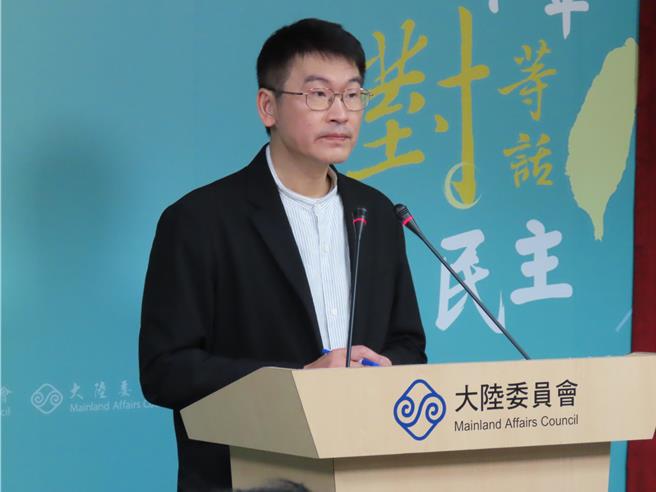 梁文杰于例行记者会回应上海市副市长及国台办关于恢復陆客来台旅游的相关问题。图／朱绍圣摄