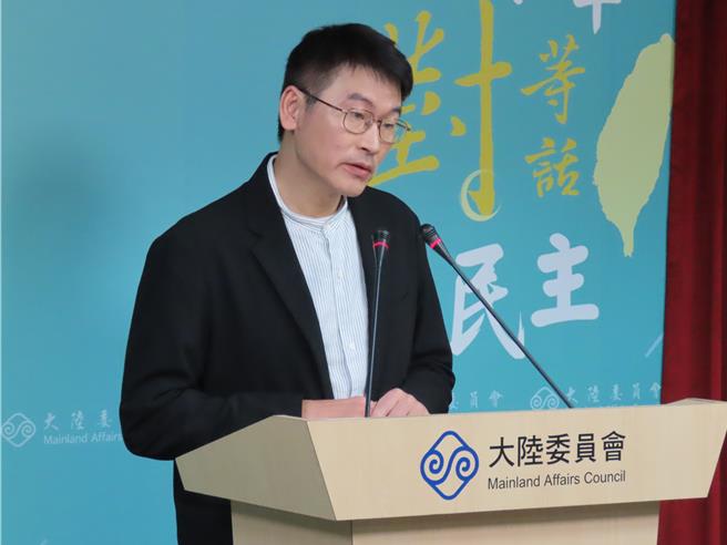陆委会副主委梁文杰18日主持陆委会例行记者会。（朱绍圣摄）