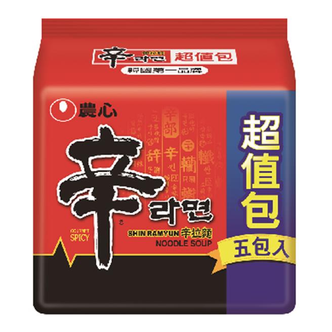 新光三越台北南西店农心辛拉麵5入，扣500点可以2折兑换。（新光三越提供）