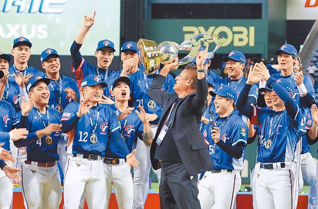 中华队在12强比赛中以4比0击退强敌地主队日本。（图／赵双杰摄）