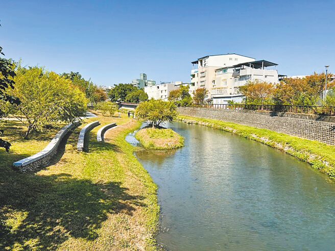 雲林溪自2016年起整治並掀蓋800公尺，前後9年耗資12億多元完工，成為斗六市民的休閒去處。（周麗蘭攝）