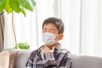 百日咳校園群聚！北部12歲男童咳嗽「4症狀」 同學也中鏢